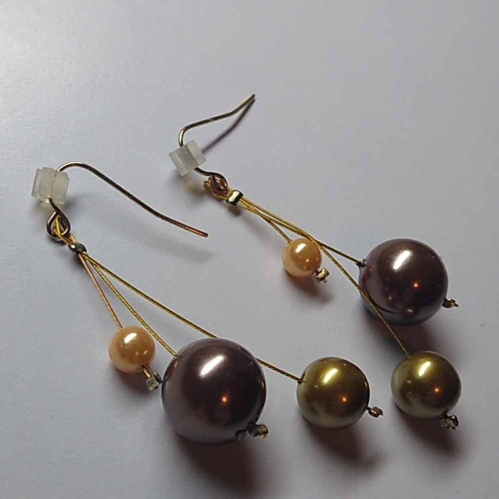 Dangle earrings